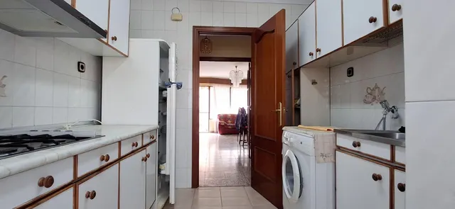 AMPLIA VIVIENDA DE 4 DORMITORIOS Y 2 BAÑOS. MEJOR PRECIO DE ZONA — 11