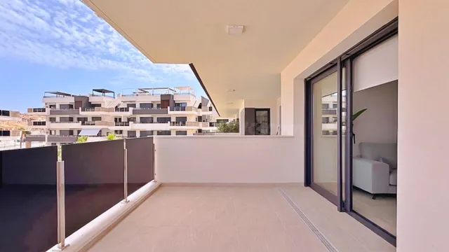 APARTAMENTO DE 2 DORMITORIOS 2 BAÑOS EN ORIHUELA COSTA — 4