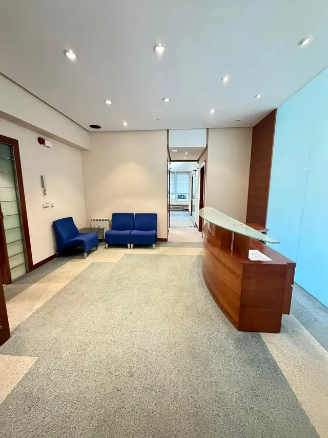 Oficina 6 habitaciones 250m² en alquiler - Cuzco - foto 4