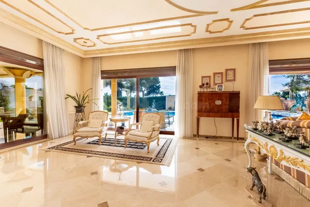 Chalet 7 habitaciones 852m² en venta - Marbella — 4