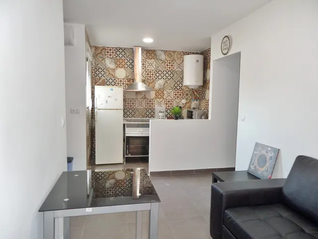 Ocasion inversores edificio en el centro de Alicante, 7 apartamentos reformados y amueblados — 10