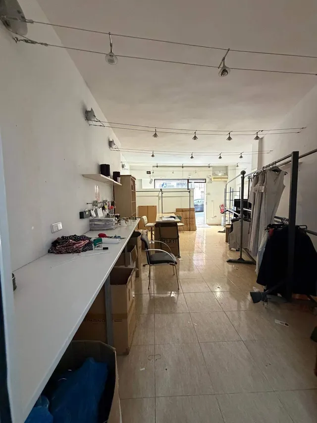 Amplio Local Comercial en la Zona de Santo Domingo, Alicante por solo €140.000 — 10