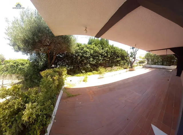 Casa con jardín y vistas en venta en el puerto de Llançà. — 49