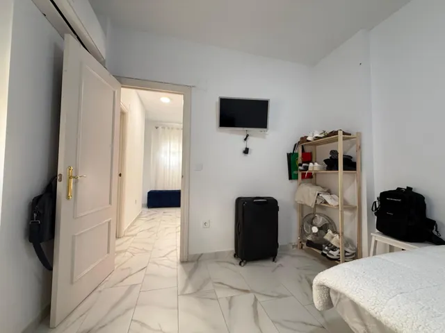 Casa adosada totalmente reformada de renta libre situada en una urbanización privada. — 18