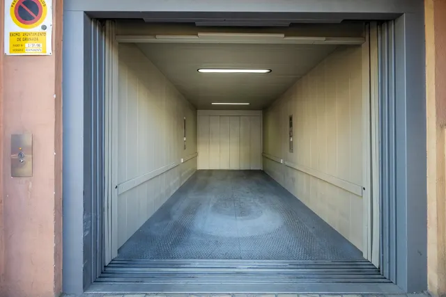 Barrio del Realejo. Sacamos a la venta dos plazas de garaje para coche muy grande. — 7