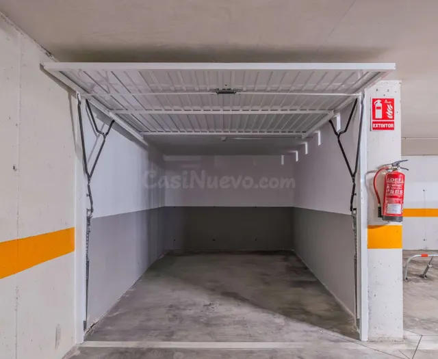 Garaje 13m² en venta - Centro