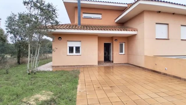 Urbis te ofrece un chalet pareado en venta en Urb. Oasis Gol - foto 4