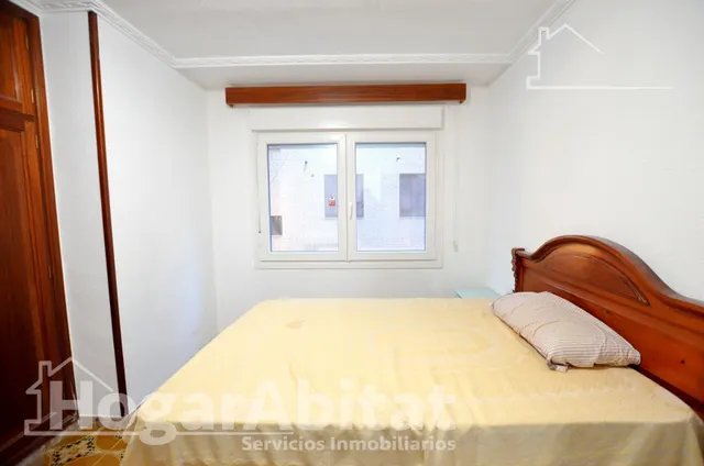¡Alicante centro! amplio, bonito y esquinero con balcón — 39