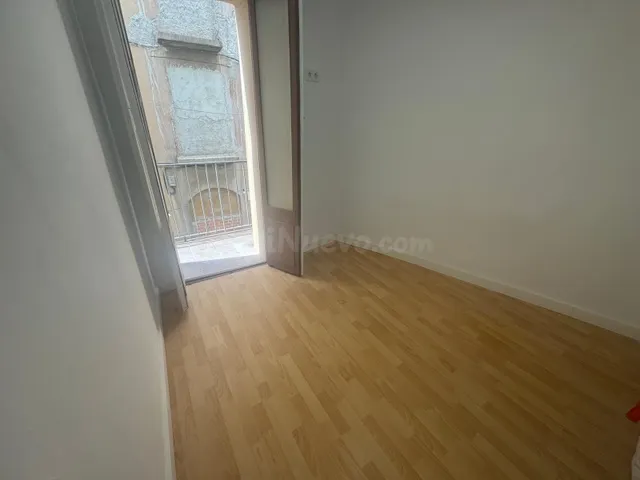 Piso recién renovado junto al Ayuntamiento de Manresa - foto 5