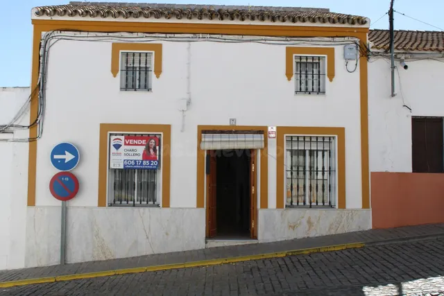 Magnífica casa de pueblo reformada con garaje y acceso a dos - foto 5