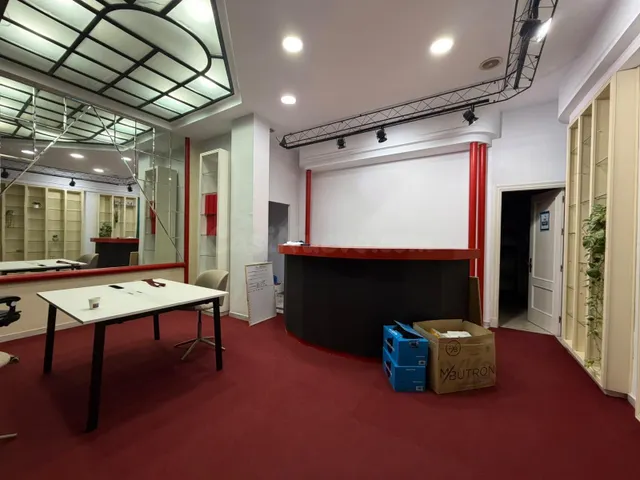 Magnífico local comercial en el centro de Chiclana — 3