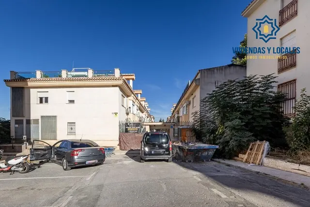 Piso con garaje, trastero y excelente ubicación en Huétor Vega — 21