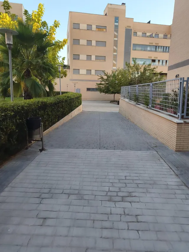 PISO DE 121 m2 CON DOS GRANDES TERRAZAS, PISCINA, GARAJE Y TRASTERO EN AVENIDA DE LA ILUSTRACIÓN — 39