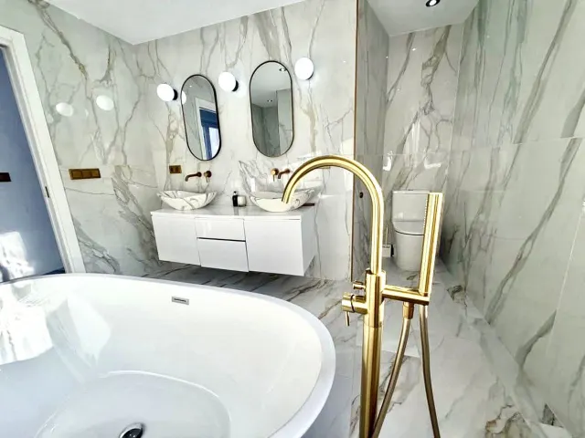 VILLA DE 6 DORMITORIOS Y 2 BAÑOS EN ORIHUELA COSTA (VILLAMARTIN) — 19