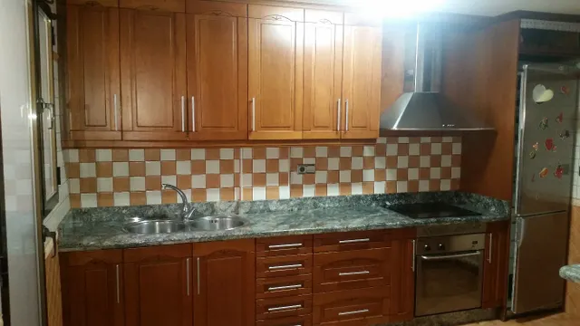 Vivienda de 120 metros más bar de 80 metros.
San Pedro. — 13