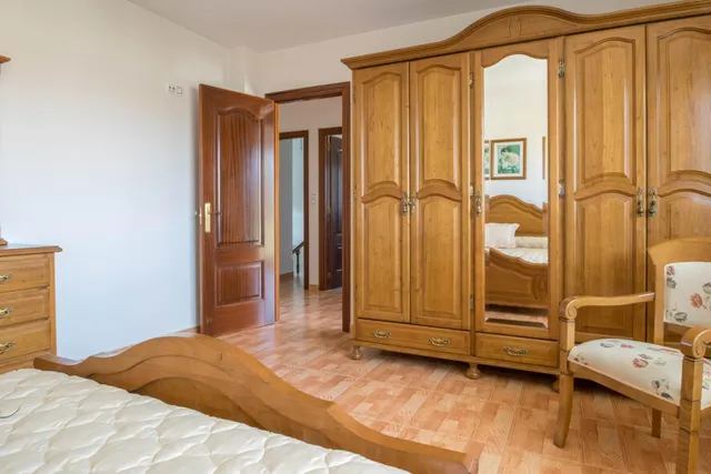 Amplia Casa + otra vivienda + anexo en Venta en Ardemil, Ordes — 42