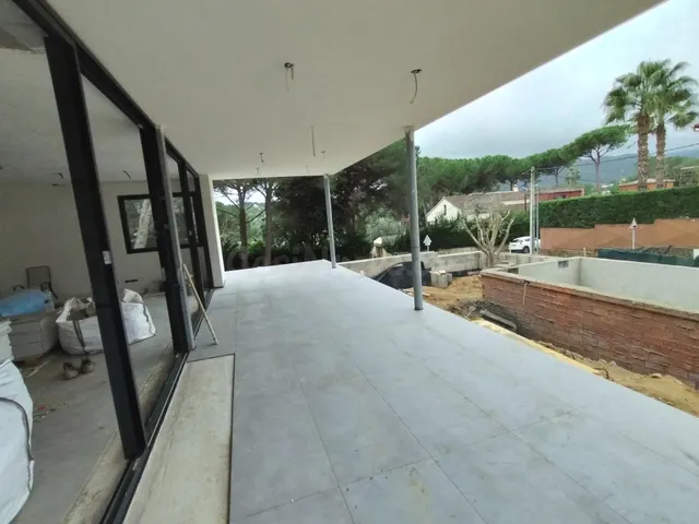 Magnífica Casa de Obra nueva rodeada de Pinos, con psicina y - foto 4