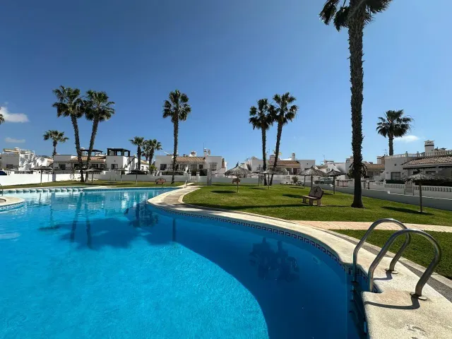 GRAN APARTAMENTO EN ORIHUELA COSTA: 2 HAB, 2 BAÑOS - foto 3