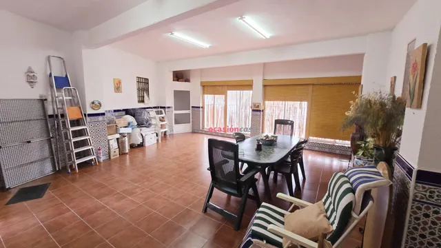 LOCAL Y PISO  EN VENTA EN EL VISO — 17
