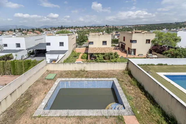 PRECIOSO CHALET EN LOMA VERDE — 12