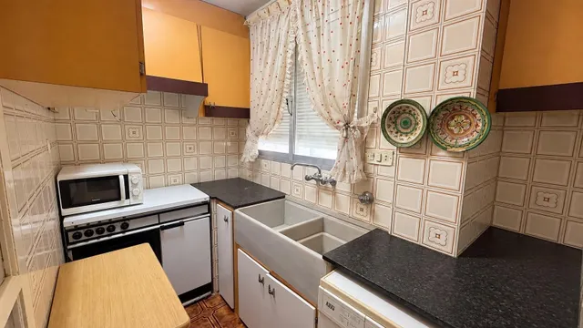 Vivienda luminosa con posibilidades de reforma y distribució - foto 5