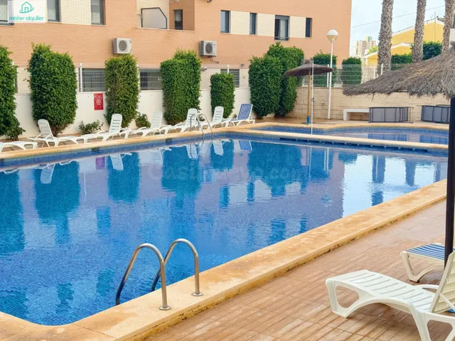 ALQUILER DE APARTAMENTO EN EL CAMPELLO CON PISCINA, TERRAZA  - foto 2