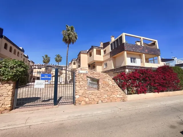 Ático con vistas despejadas en Punta Prima, Torrevieja - foto 3
