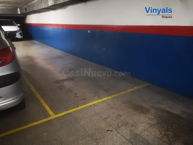 Plaza de parking pequeña — 4