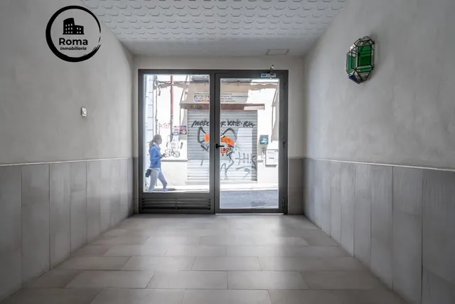 Piso en el centro de Granada, totalmente reformado con dos grandes dormitorios y un baño — 33