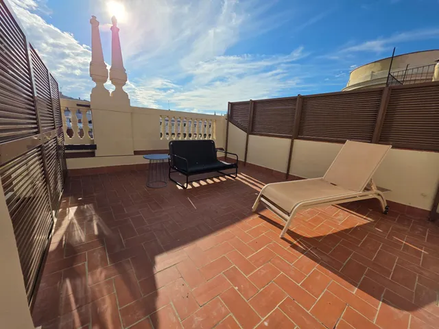 Ático con Solarium reformado en el corazón del Paral·lel (Barcelona) — 26