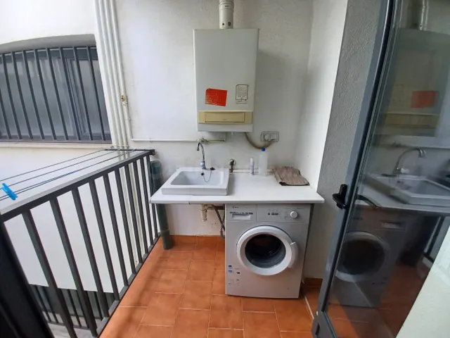 SE VENDE PISO EN RENTABILIDAD DE TRES DORMITORIOS, DOS BAÑOS - foto 3