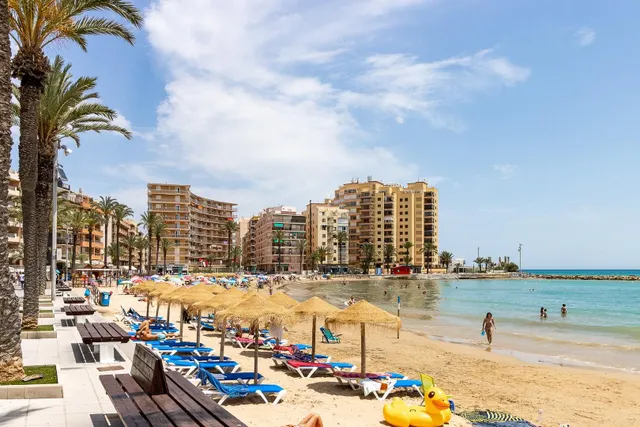 Apartamento de 2 dormitorios en Torrevieja, a 200m de la Playa de Los Locos — 36