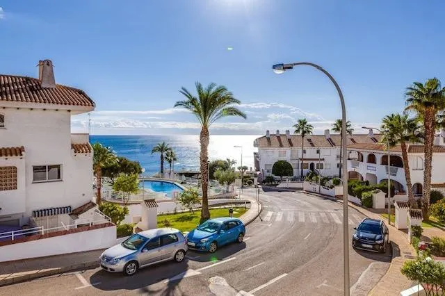 Apartamento junto a la playa de Aguamarina — 2