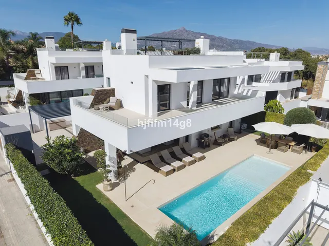 Chalet 5 habitaciones 250m² en venta - Marbella — 28