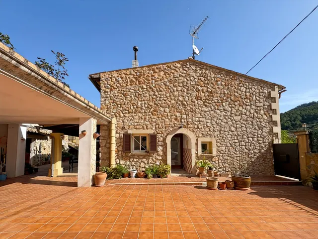 Casa de Pueblo con Jardín Escalonado y Espectaculares Vistas - foto 5