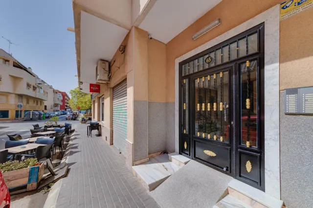 Encantador Apartamento de 2 dormitorios y 1 baño con piscina comunitaria — 34