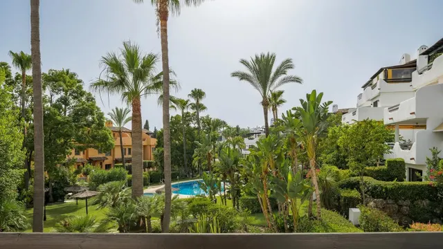Chalet adosado en la Milla de Oro de Marbella — panorámica de La Concha — 49