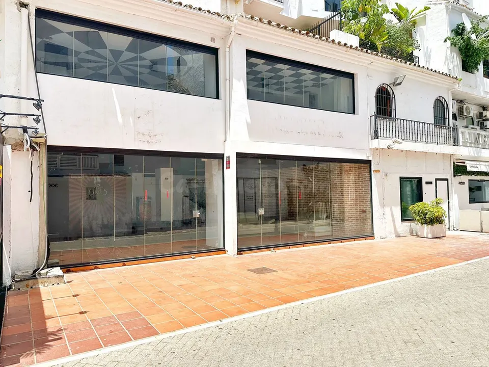 Local comercial 219m² en venta - Marbella
