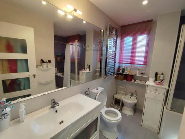 EXCLUSIVO ÁTICO CON TERRAZA Y GARAJE INCLUIDO EN ZONA ARQUITECTO VANDELVIRA · 4 habitaciones · REF: GV0329 — 26