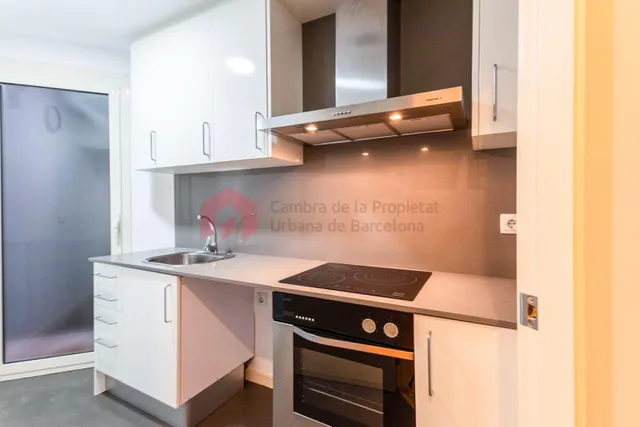 Vivienda esquinera y con encanto en el corazón del Eixample con el estilo clásico de la ciudad de Barcelona. — 10