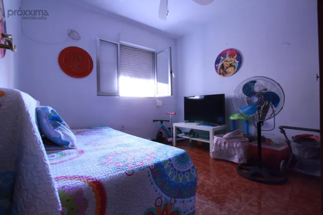 VIVIENDA AMPLIA, ASCENSOR Y TERRAZA INTEGRADA EN EL SALÓN — 11