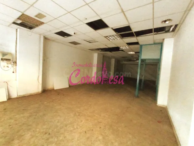 AMPLIO LOCAL COMERCIAL EN PLENO CENTRO!!! — 2