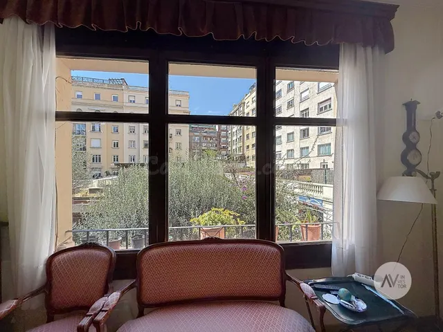 Amplio Piso en Sant Gervasi - La Bonanova, Ideal para Reformar — 5