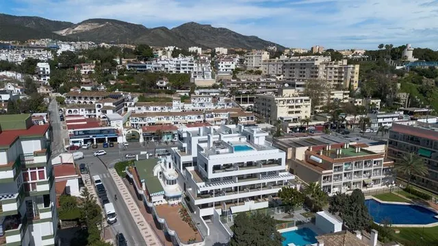 Ático en venta en La Carihuela - foto 3