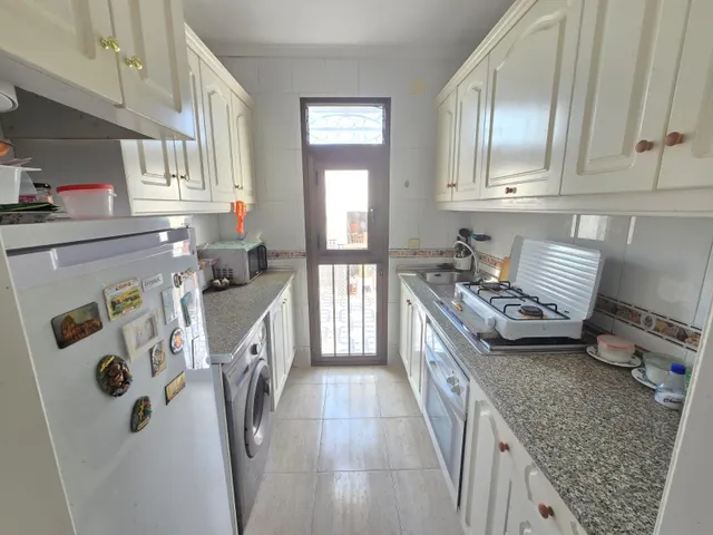 Bungalow en Planta Baja con Gran Jardín y Piscina en Torrevieja ☀️ — 10