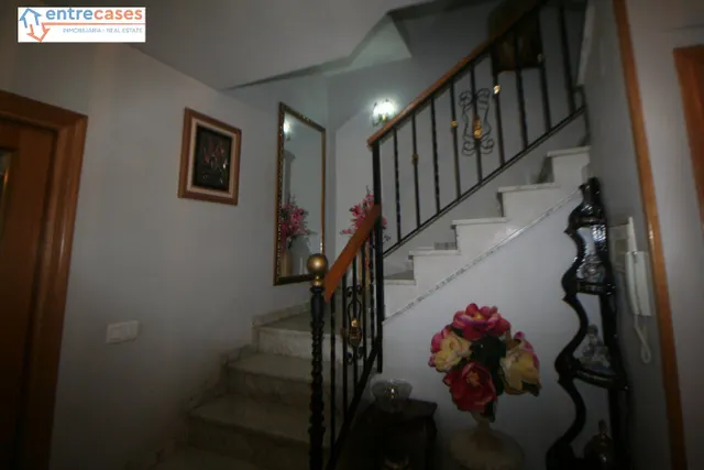 PRECIOSA CASA ADOSADA EN POLÍGONO 3, PARA ENTRAR A VIVIR — 24