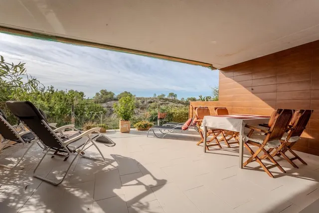 Moderno Apartamento de 2 Dormitorios en Planta Baja con Vist - foto 2