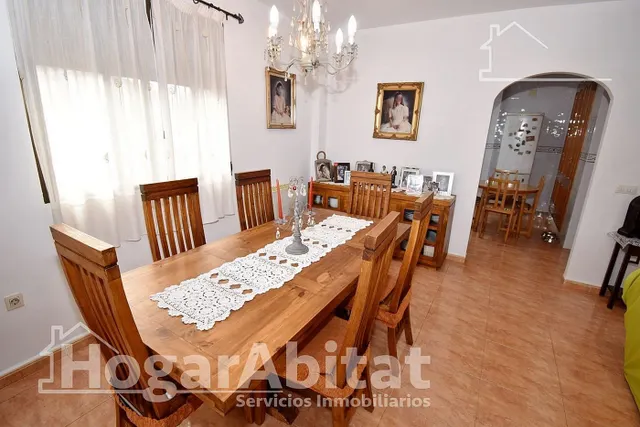 CHALET SEMINUEVO CON GARAJE, PISCINA Y AMPLIA PARCELA — 18