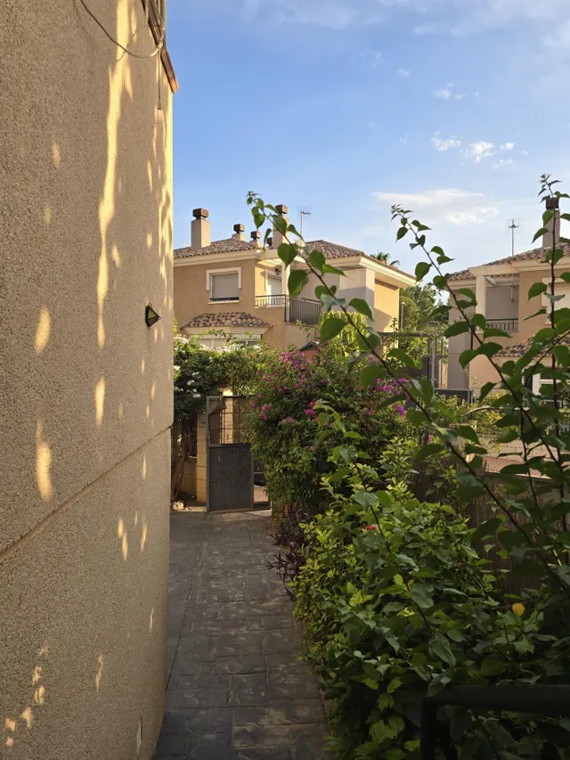 DUPLEX ADOSADO EN ALTORREAL — 36