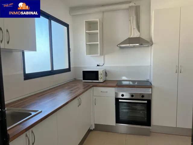 Impresionante Piso en Primera Línea de Playa en La Romanilla, Roquetas de Mar por €310.000 — 21